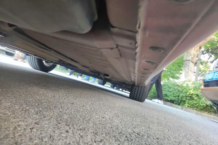 Used Nissan Tiida 2013 1.6L CVT Cool Cafe Edition Chassis Rear Right