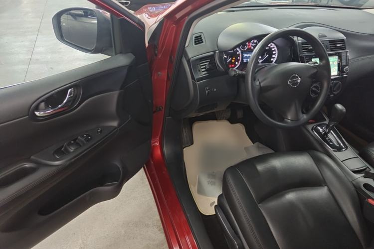 Used Nissan Tiida 2013 1.6L CVT Cool Cafe Edition Driver Seat