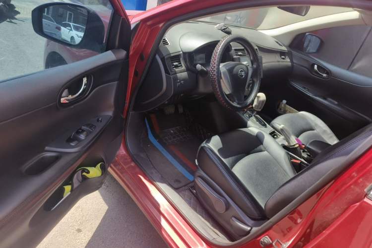Used Nissan Tiida 2013 1.6L CVT Cool Cafe Edition Driver Seat