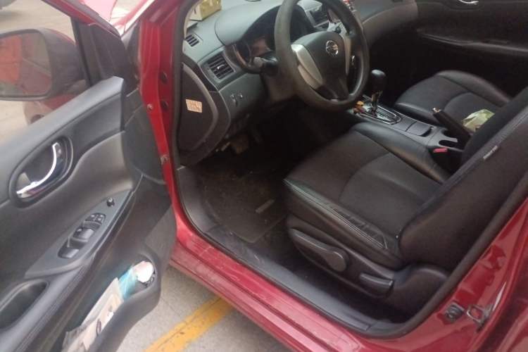 Used Nissan Tiida 2013 1.6L CVT Cool Cafe Edition Driver Seat