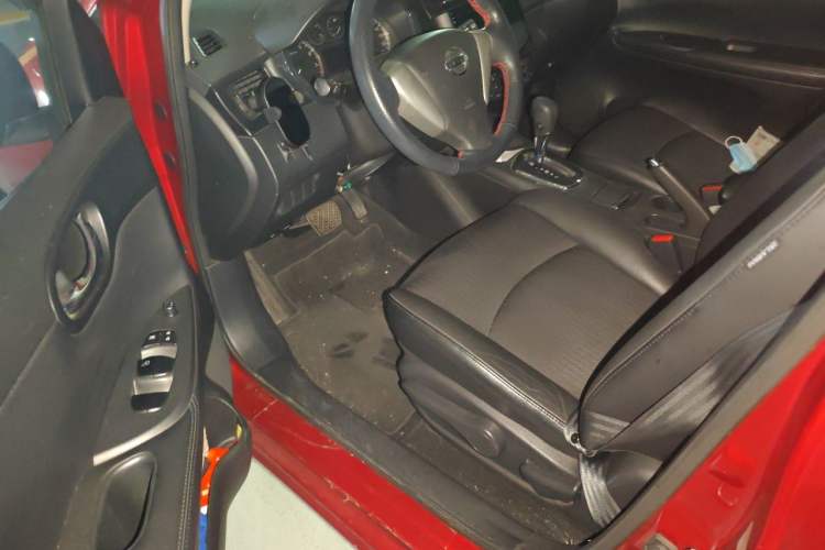 Used Nissan Tiida 2013 1.6L CVT Cool Cafe Edition Driver Seat