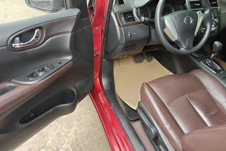 Used Nissan Tiida 2013 1.6L CVT Cool Cafe Edition Driver Seat