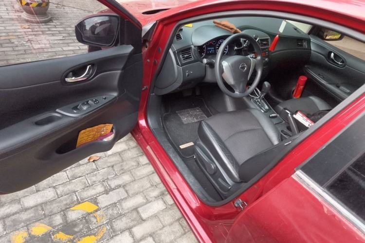 Used Nissan Tiida 2013 1.6L CVT Cool Cafe Edition Driver Seat