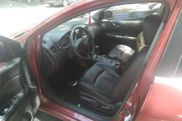 Used Nissan Tiida 2013 1.6L CVT Cool Cafe Edition Driver Seat