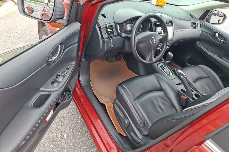 Used Nissan Tiida 2013 1.6L CVT Cool Cafe Edition Driver Seat