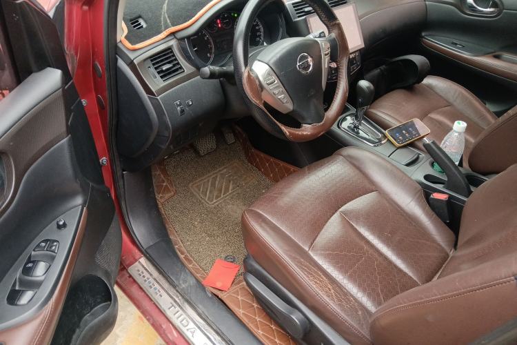 Used Nissan Tiida 2013 1.6L CVT Cool Cafe Edition Driver Seat