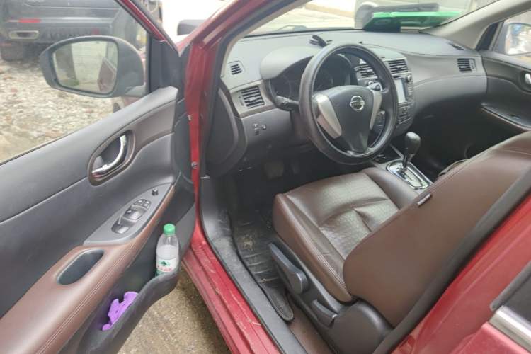 Used Nissan Tiida 2013 1.6L CVT Cool Cafe Edition Driver Seat