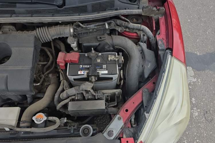 Used Nissan Tiida 2013 1.6L CVT Cool Cafe Edition Engine Bay Left