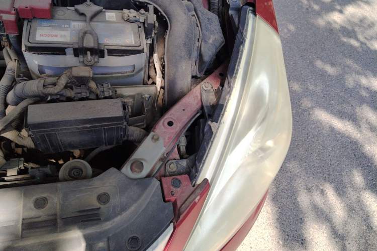 Used Nissan Tiida 2013 1.6L CVT Cool Cafe Edition Engine Bay Left