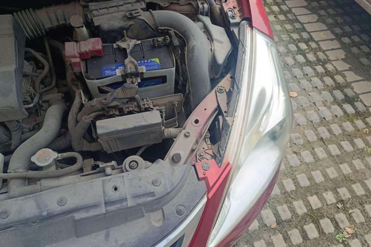 Used Nissan Tiida 2013 1.6L CVT Cool Cafe Edition Engine Bay Left