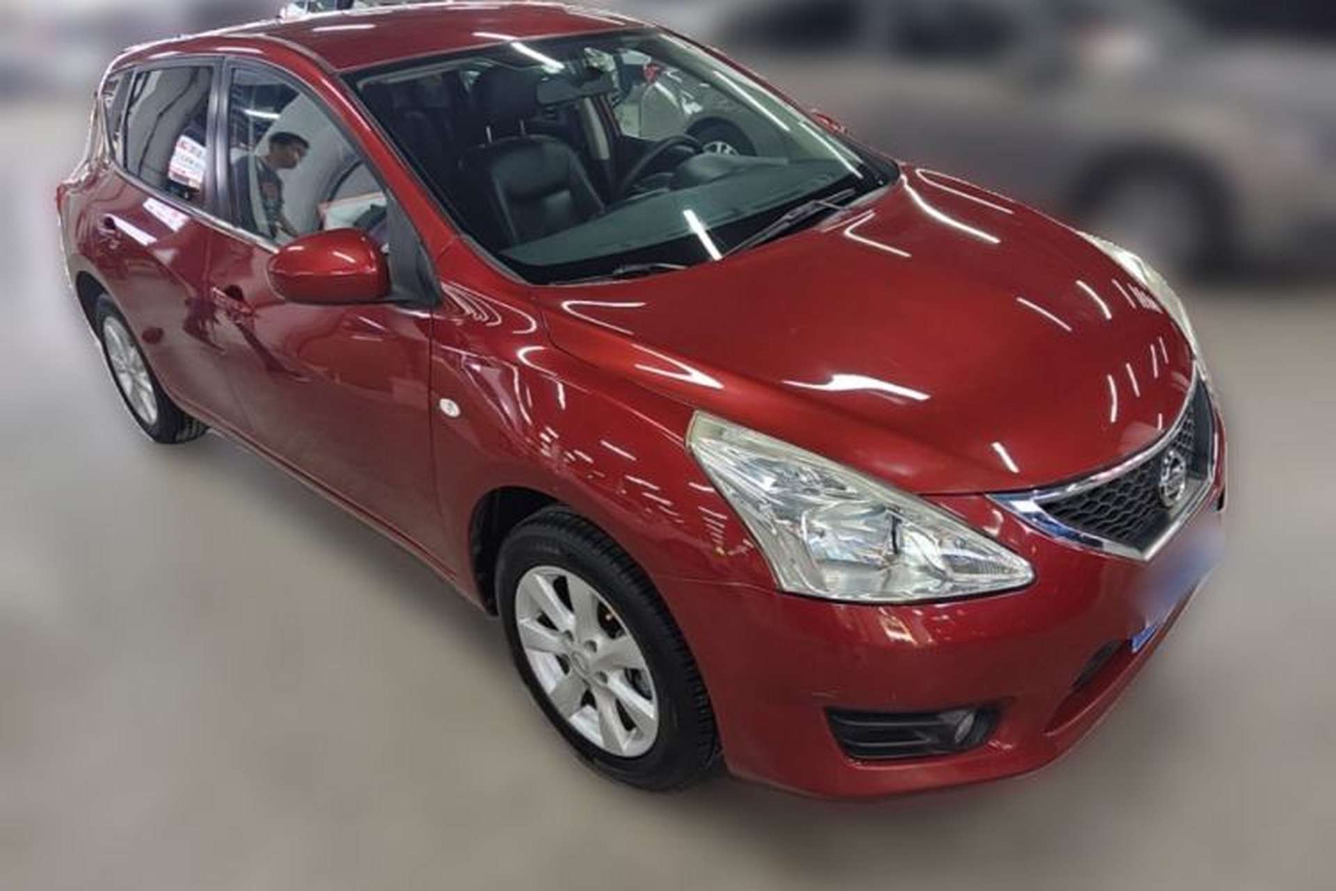 Used Nissan Tiida 2013 1.6L CVT Cool Cafe Edition Front Right 45 Deg