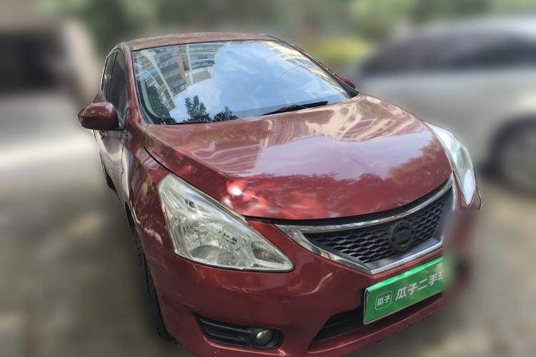 Used Nissan Tiida 2013 1.6L CVT Cool Cafe Edition Front Right 45 Deg
