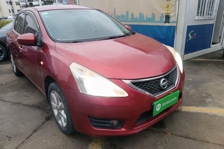 Used Nissan Tiida 2013 1.6L CVT Cool Cafe Edition Front Right 45 Deg