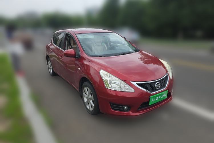 Used Nissan Tiida 2013 1.6L CVT Cool Cafe Edition Front Right 45 Deg