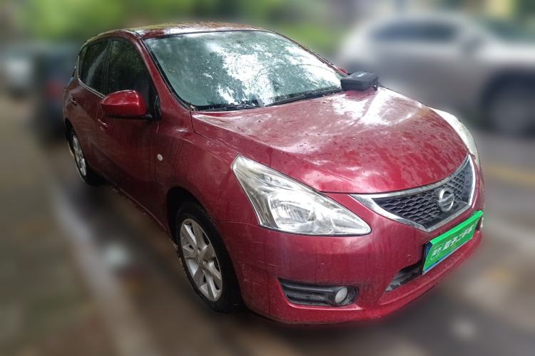 Used Nissan Tiida 2013 1.6L CVT Cool Cafe Edition Front Right 45 Deg