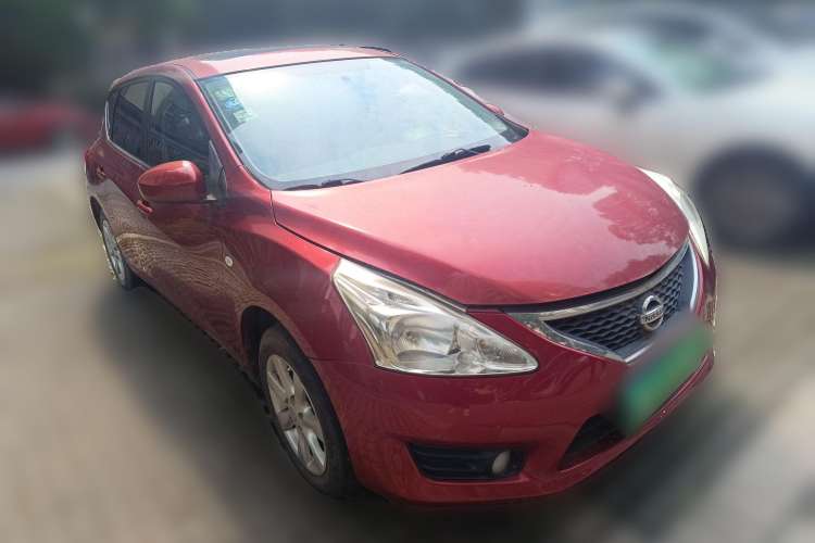Used Nissan Tiida 2013 1.6L CVT Cool Cafe Edition Front Right 45 Deg
