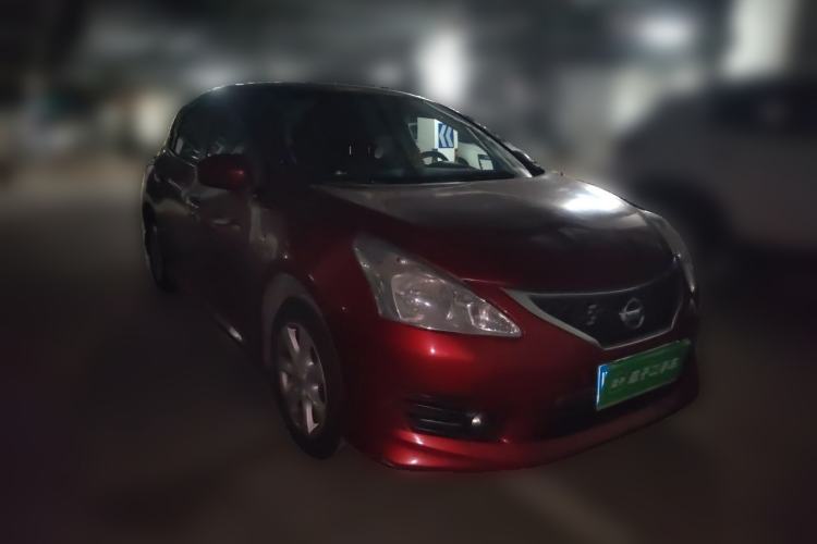 Used Nissan Tiida 2013 1.6L CVT Cool Cafe Edition Front Right 45 Deg