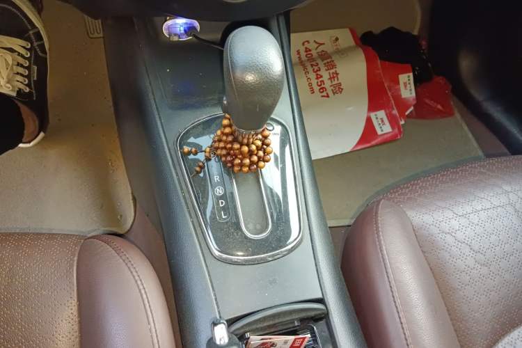 Used Nissan Tiida 2013 1.6L CVT Cool Cafe Edition Gear Lever