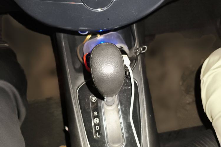 Used Nissan Tiida 2013 1.6L CVT Cool Cafe Edition Gear Lever