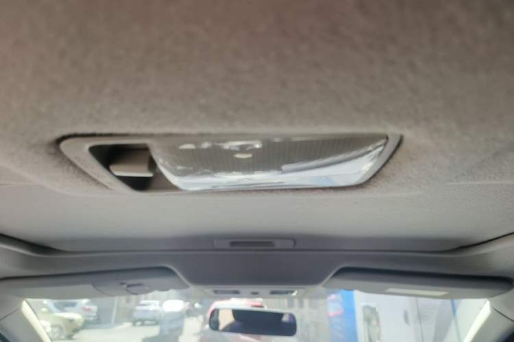 Used Nissan Tiida 2013 1.6L CVT Cool Cafe Edition Headliner