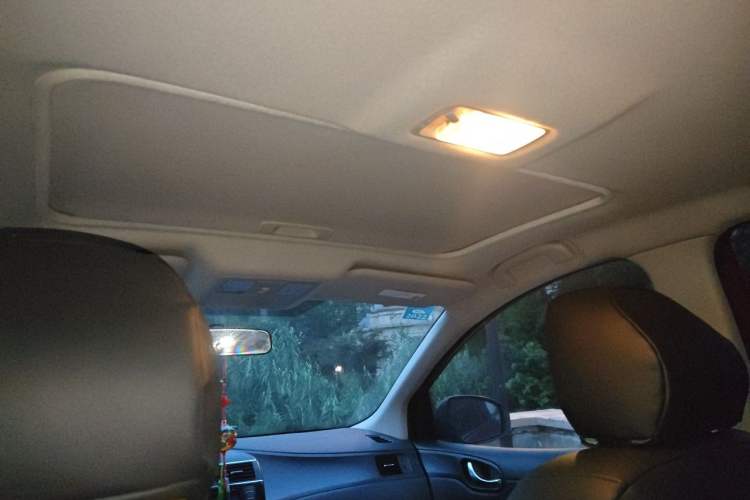 Used Nissan Tiida 2013 1.6L CVT Cool Cafe Edition Headliner