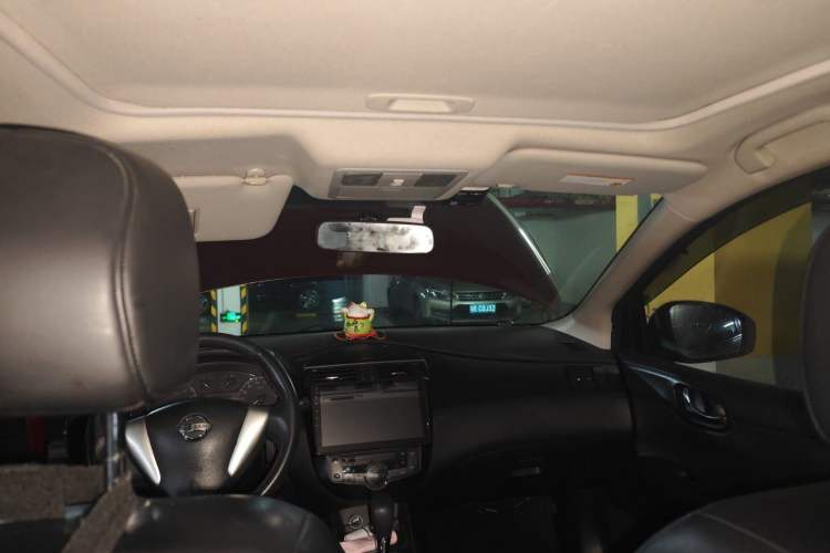 Used Nissan Tiida 2013 1.6L CVT Cool Cafe Edition Headliner