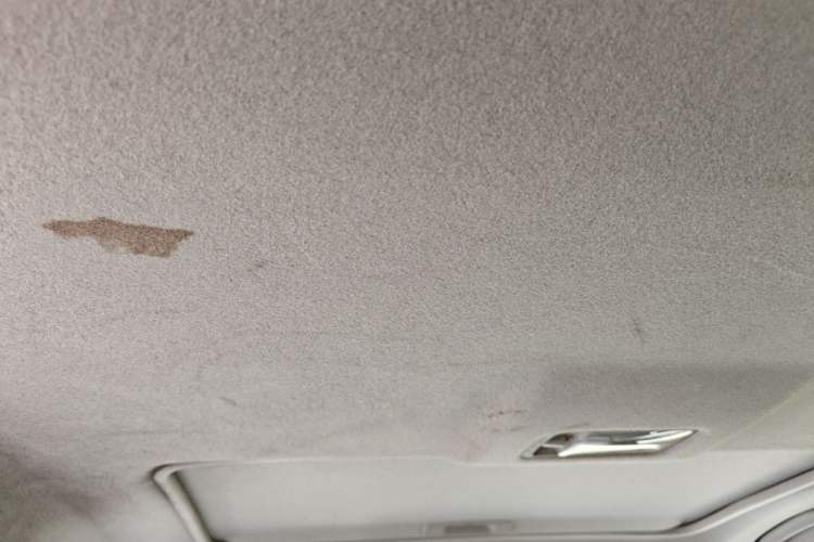 Used Nissan Tiida 2013 1.6L CVT Cool Cafe Edition Headliner