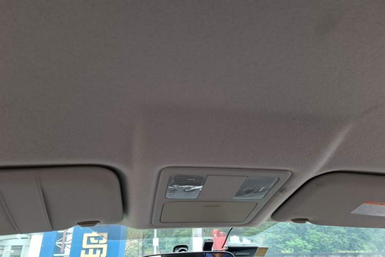 Used Nissan Tiida 2013 1.6L CVT Cool Cafe Edition Headliner