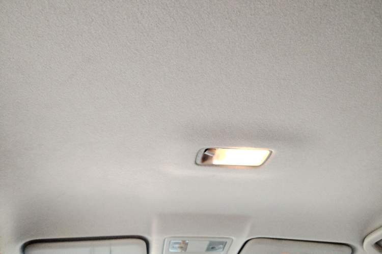 Used Nissan Tiida 2013 1.6L CVT Cool Cafe Edition Headliner