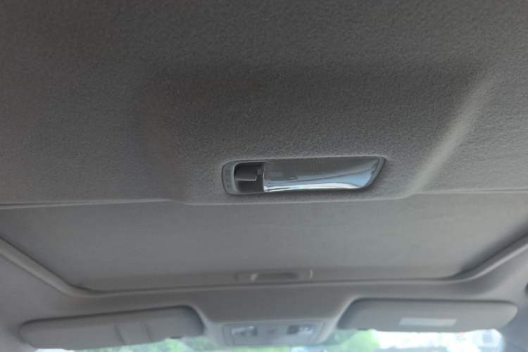 Used Nissan Tiida 2013 1.6L CVT Cool Cafe Edition Headliner