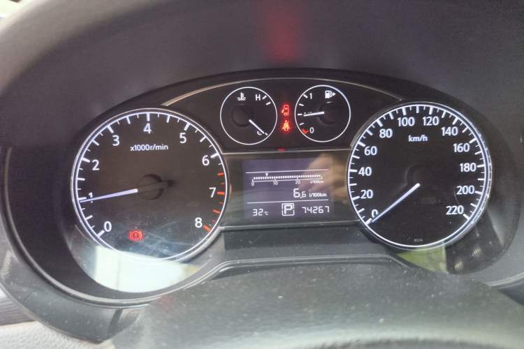 Used Nissan Tiida 2013 1.6L CVT Cool Cafe Edition Instrument Cluster