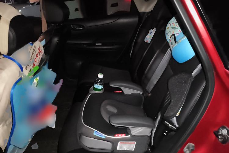 Used Nissan Tiida 2013 1.6L CVT Cool Cafe Edition Interior 4