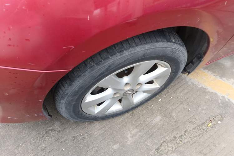 Used Nissan Tiida 2013 1.6L CVT Cool Cafe Edition Left Front Wheel Hub