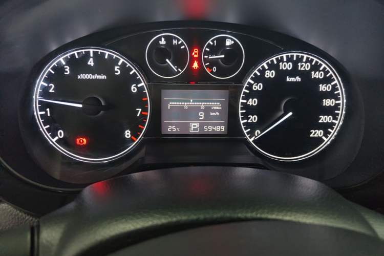 Used Nissan Tiida 2013 1.6L CVT Cool Cafe Edition Odometer Close Up