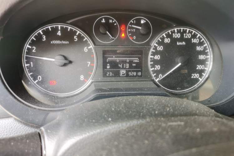 Used Nissan Tiida 2013 1.6L CVT Cool Cafe Edition Odometer Close Up