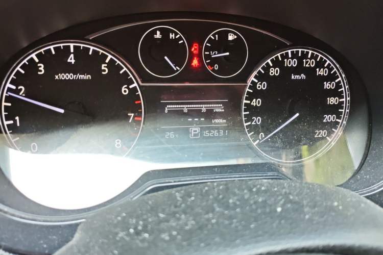 Used Nissan Tiida 2013 1.6L CVT Cool Cafe Edition Odometer Close Up