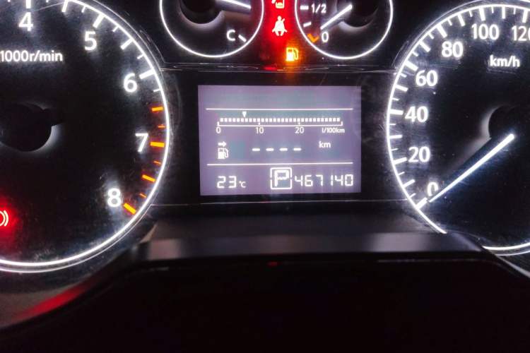 Used Nissan Tiida 2013 1.6L CVT Cool Cafe Edition Odometer Close Up
