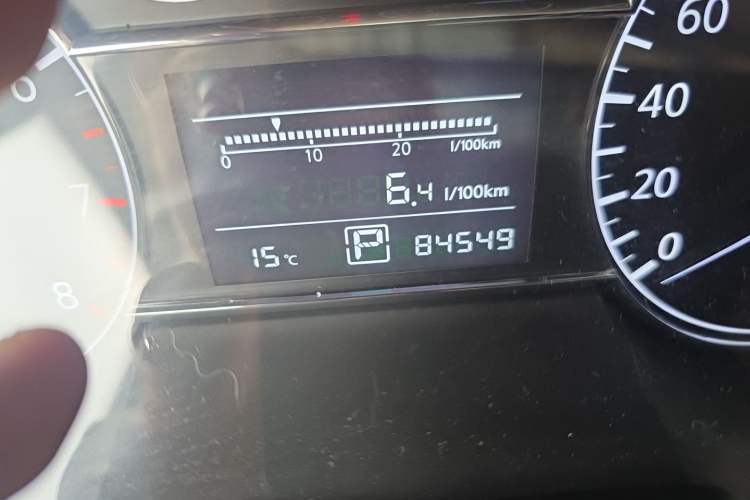 Used Nissan Tiida 2013 1.6L CVT Cool Cafe Edition Odometer Close Up
