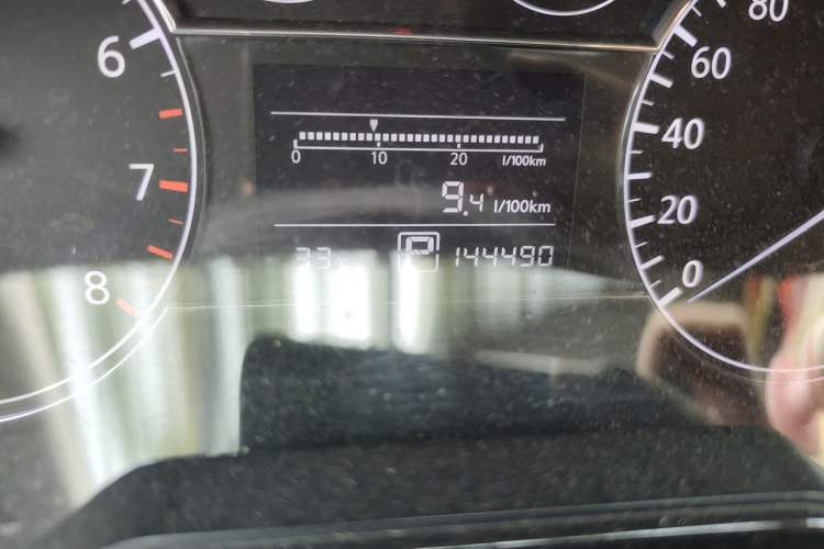 Used Nissan Tiida 2013 1.6L CVT Cool Cafe Edition Odometer Close Up