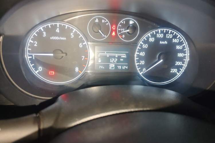 Used Nissan Tiida 2013 1.6L CVT Cool Cafe Edition Odometer Close Up