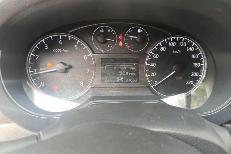 Used Nissan Tiida 2013 1.6L CVT Cool Cafe Edition Odometer Close Up