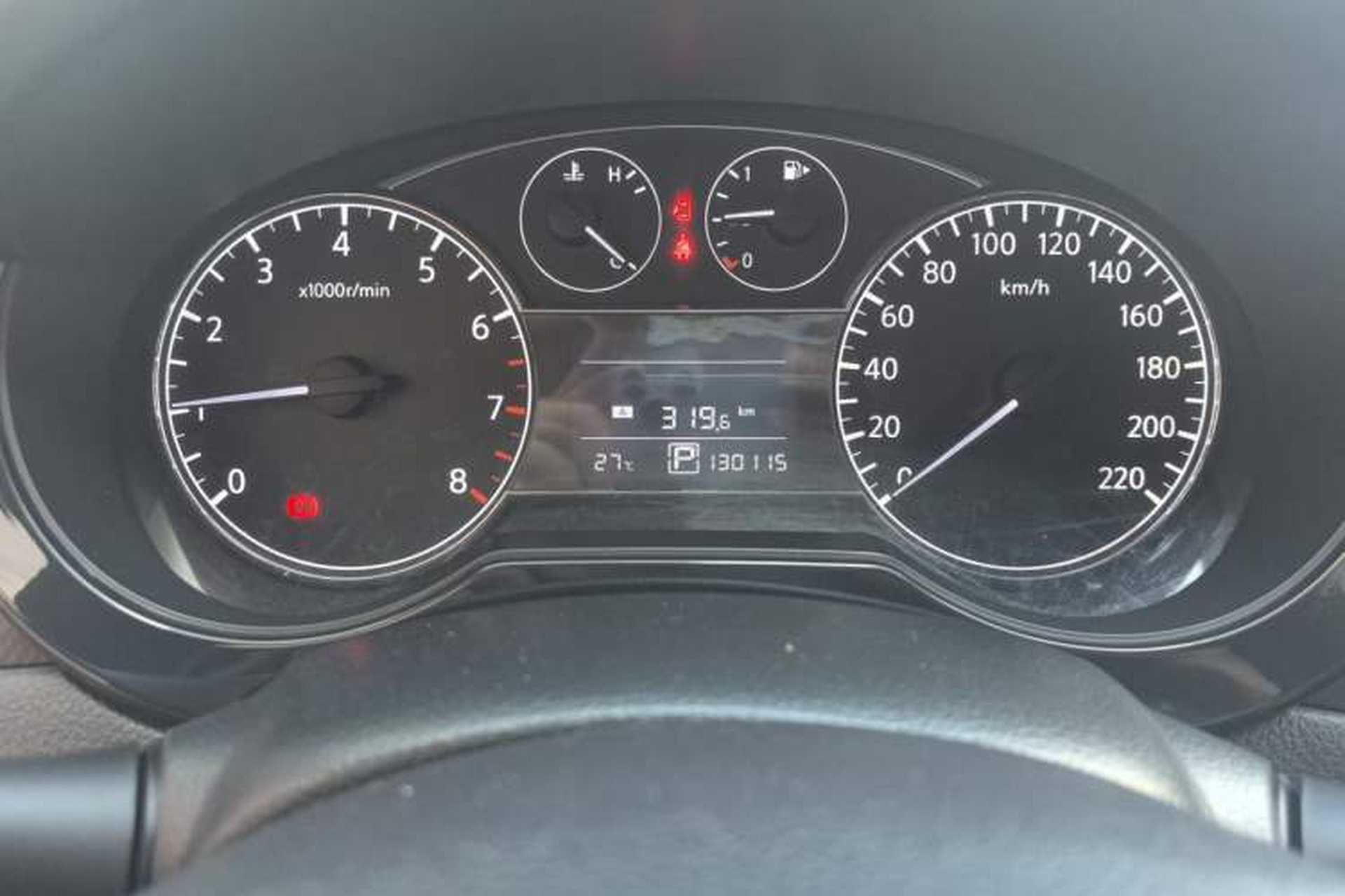 Used Nissan Tiida 2013 1.6L CVT Cool Cafe Edition Odometer Close Up
