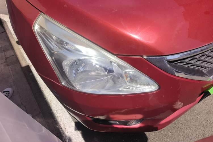 Used Nissan Tiida 2013 1.6L CVT Cool Cafe Edition Right Front Headlight