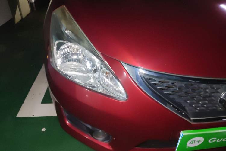 Used Nissan Tiida 2013 1.6L CVT Cool Cafe Edition Right Front Headlight