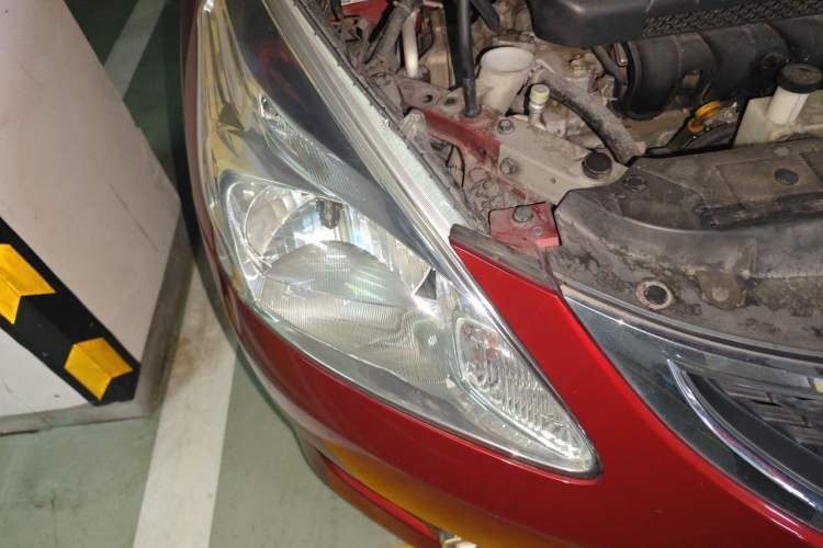 Used Nissan Tiida 2013 1.6L CVT Cool Cafe Edition Right Front Headlight