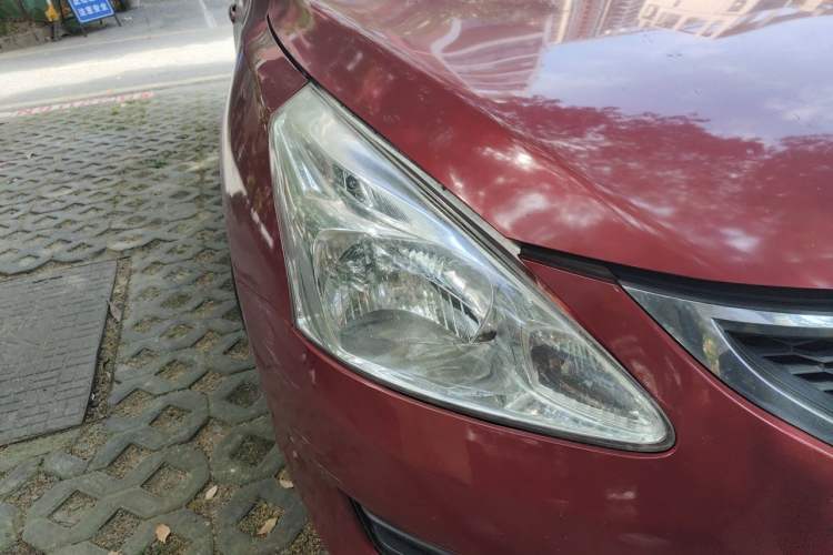 Used Nissan Tiida 2013 1.6L CVT Cool Cafe Edition Right Front Headlight