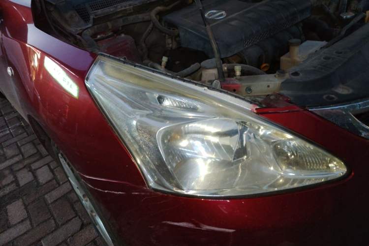 Used Nissan Tiida 2013 1.6L CVT Cool Cafe Edition Right Front Headlight
