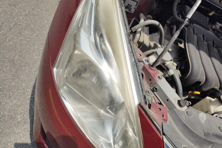 Used Nissan Tiida 2013 1.6L CVT Cool Cafe Edition Right Front Headlight