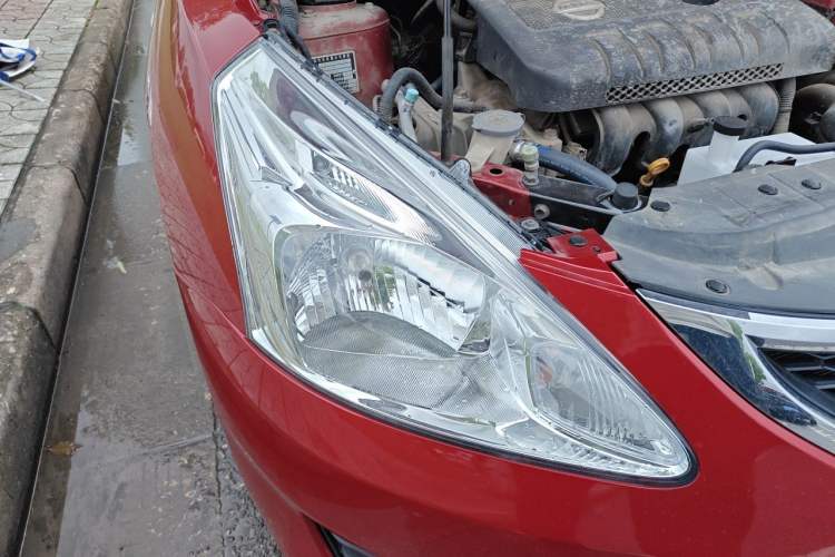 Used Nissan Tiida 2013 1.6L CVT Cool Cafe Edition Right Front Headlight