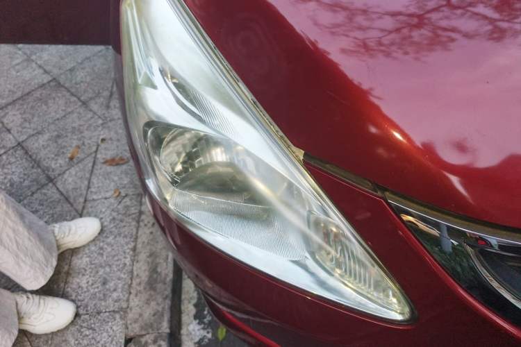 Used Nissan Tiida 2013 1.6L CVT Cool Cafe Edition Right Front Headlight